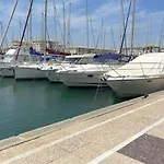 Porte Hermes Avec Parking 아파트 Fréjus
