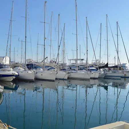 Porte Hermes Avec Parking Appartement Fréjus